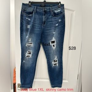 EUC Judy Blue 1XL camo patch jeans